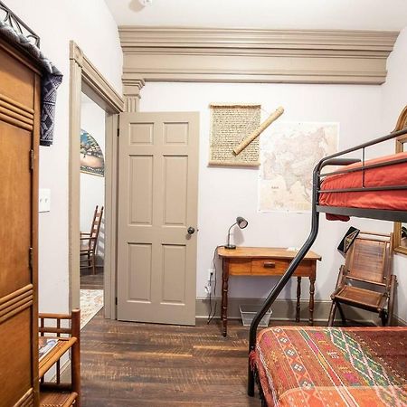 Ferienwohnung Cozy Hideaway In The Heart Of Lancaster Exterior foto